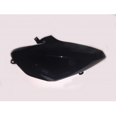 Щиток облицовочный топливного бака передний левый чёрный B2, пластик